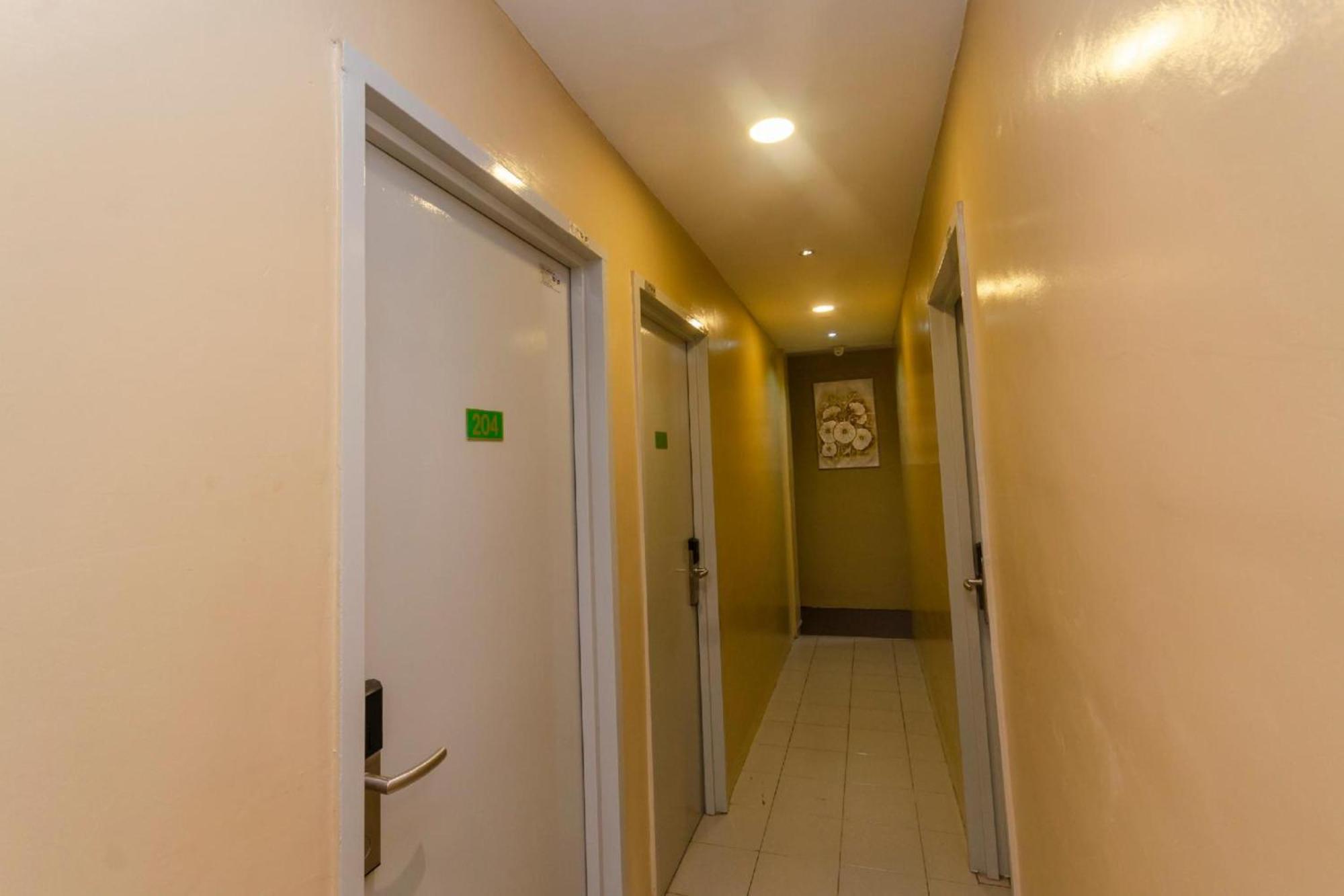 Skudai Hotel Bagian luar foto