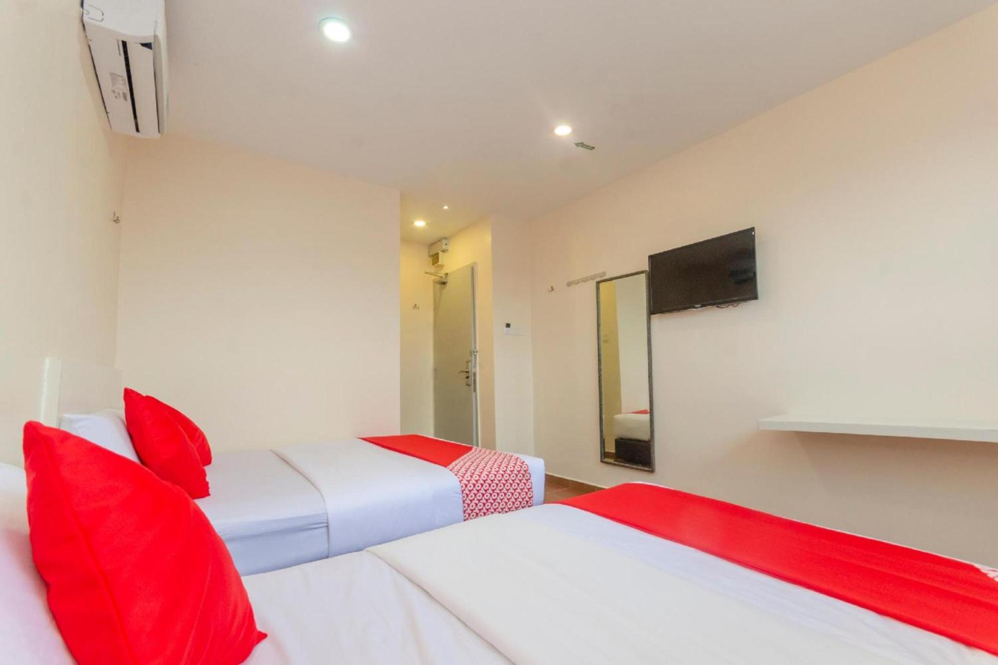 Skudai Hotel Bagian luar foto