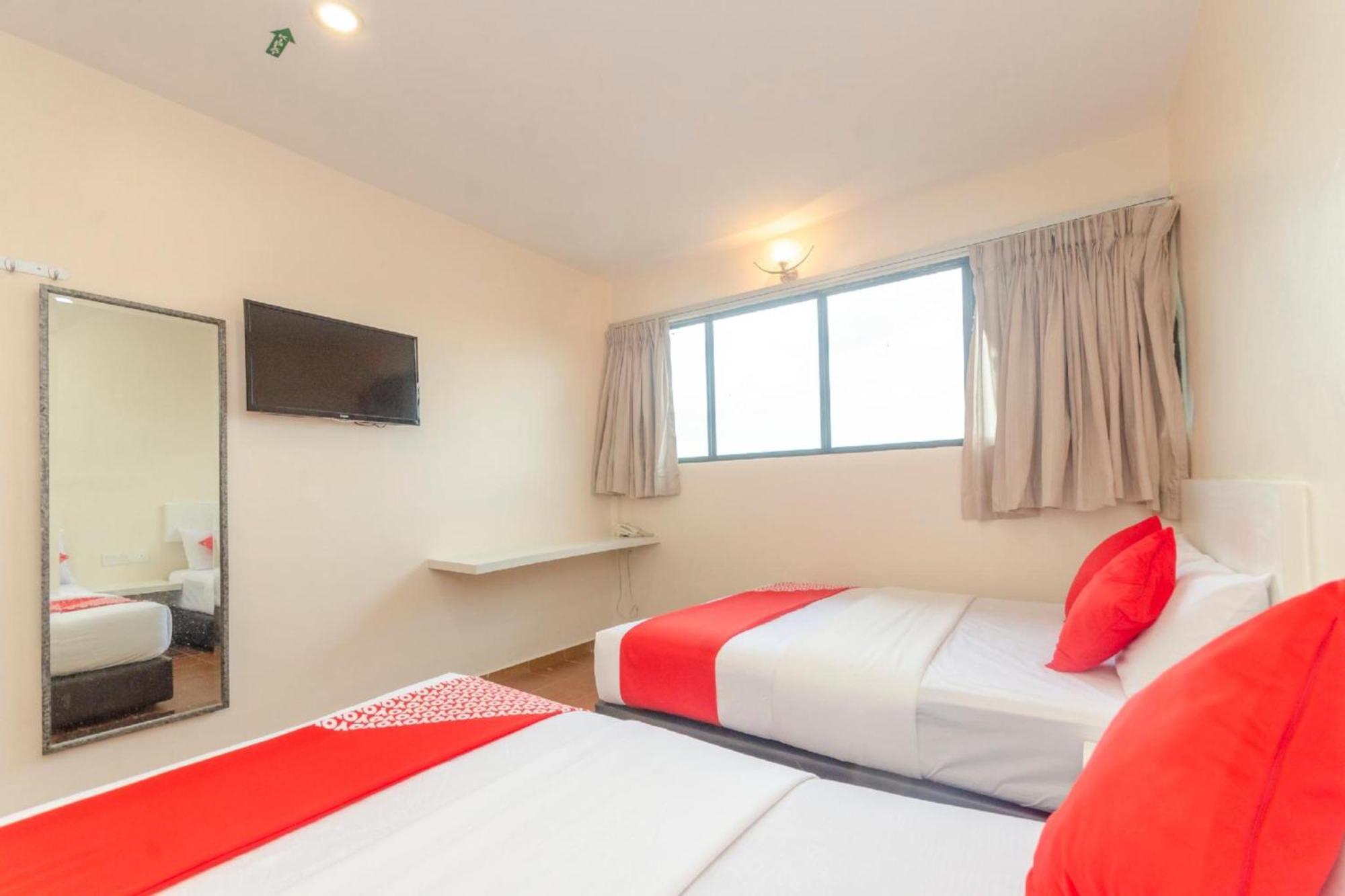 Skudai Hotel Bagian luar foto