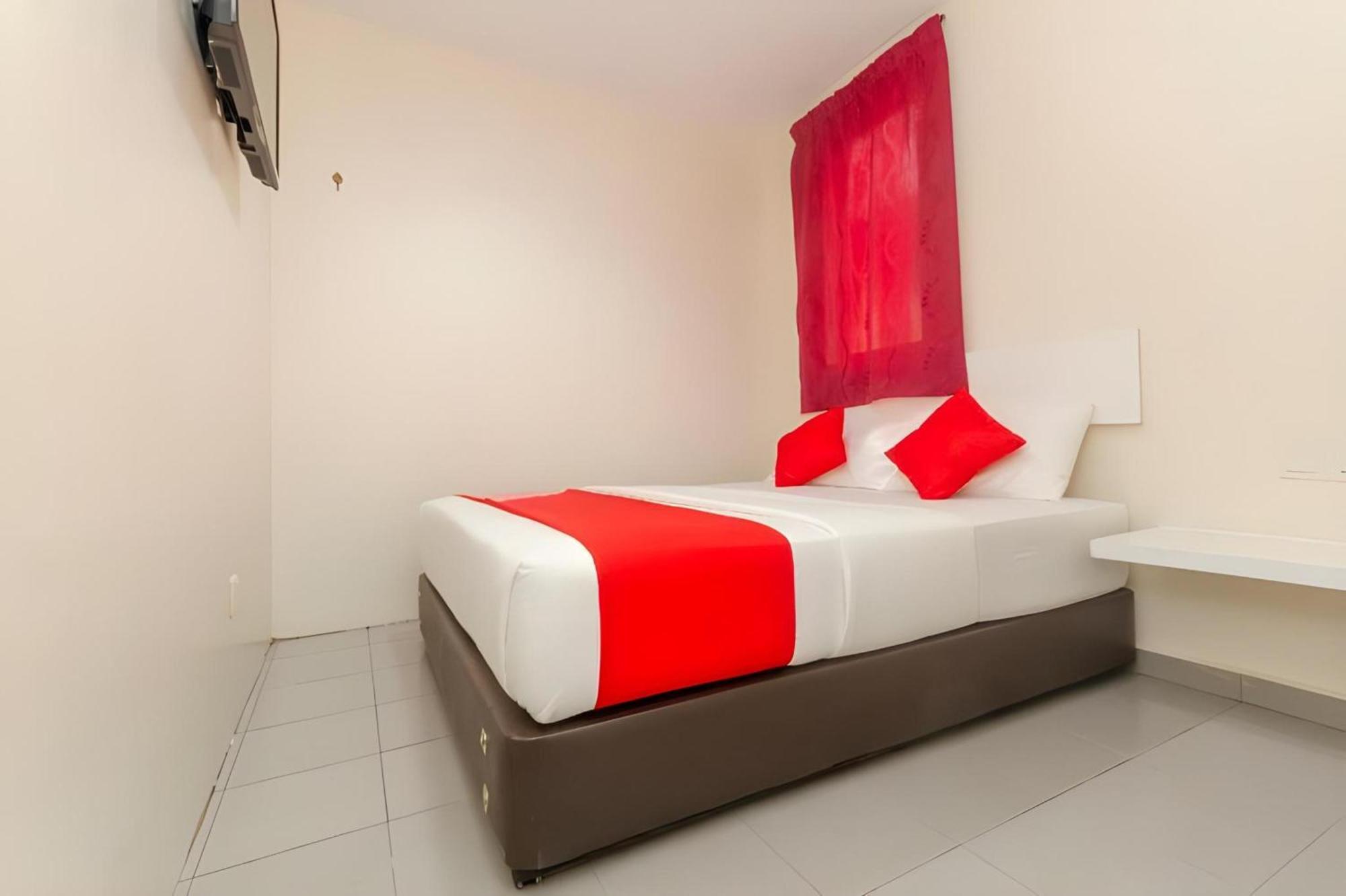 Skudai Hotel Bagian luar foto