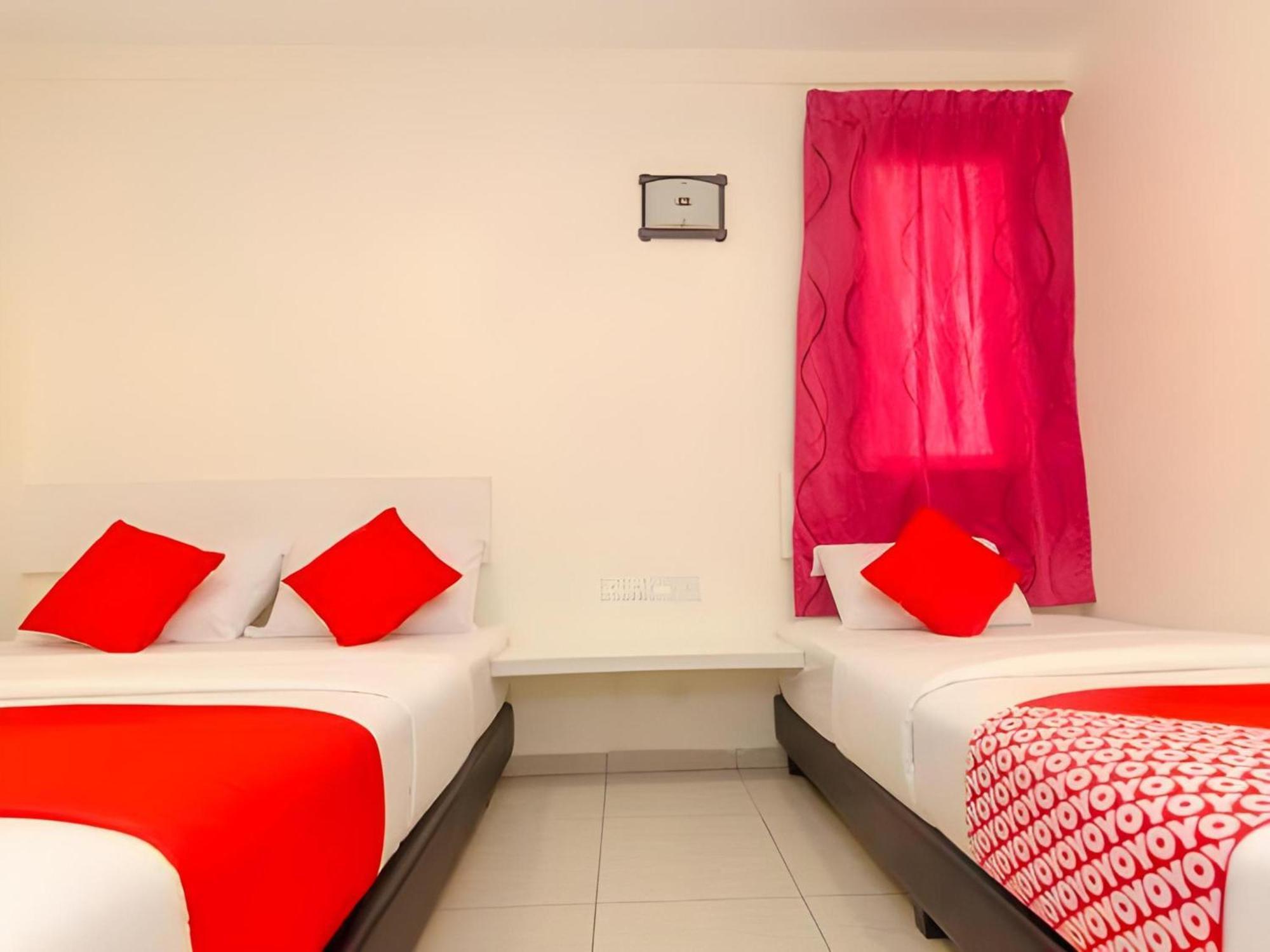 Skudai Hotel Bagian luar foto