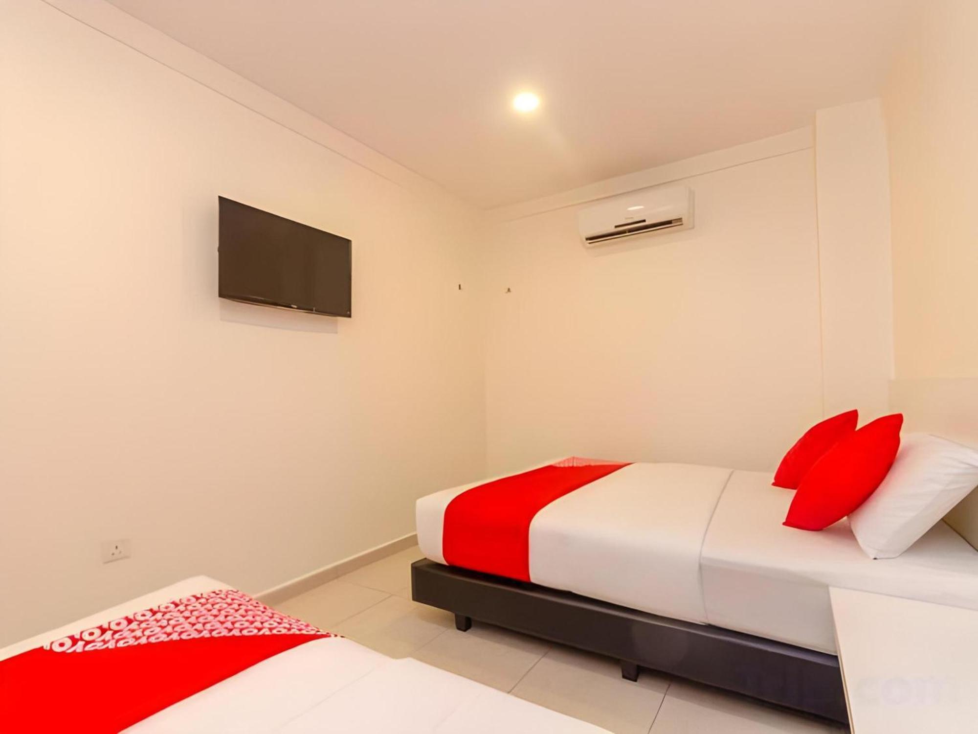 Skudai Hotel Bagian luar foto
