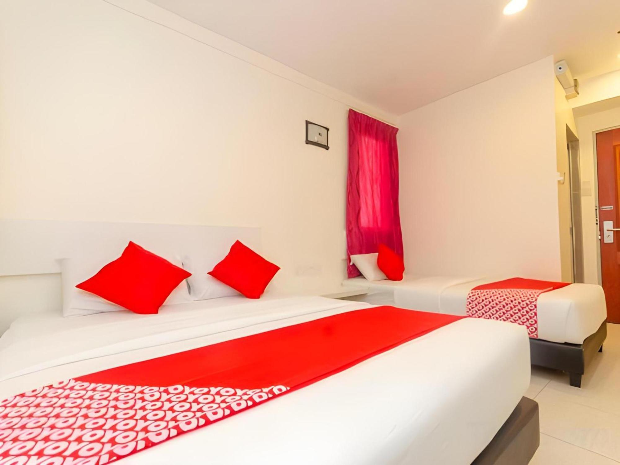Skudai Hotel Bagian luar foto