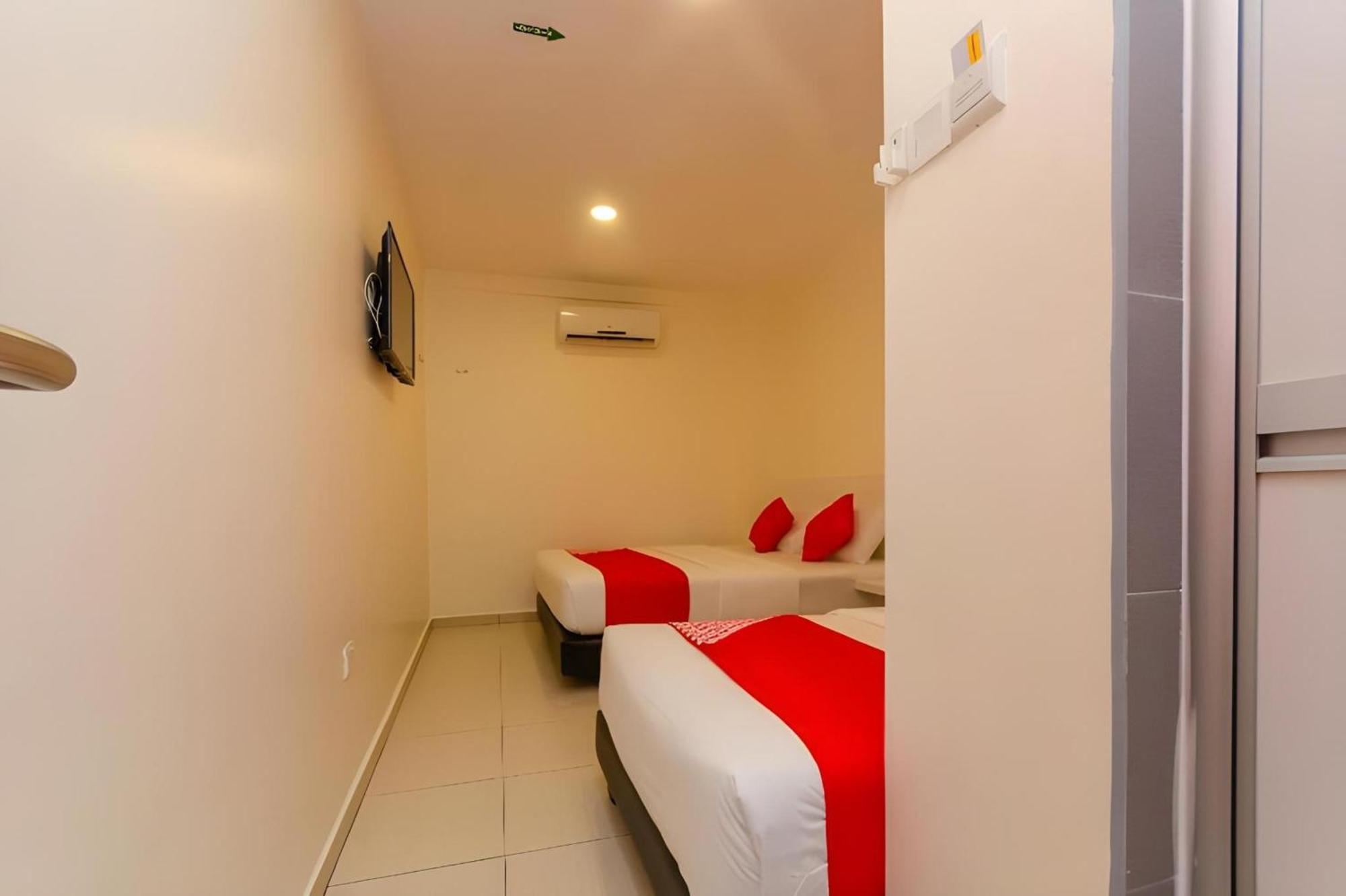 Skudai Hotel Bagian luar foto