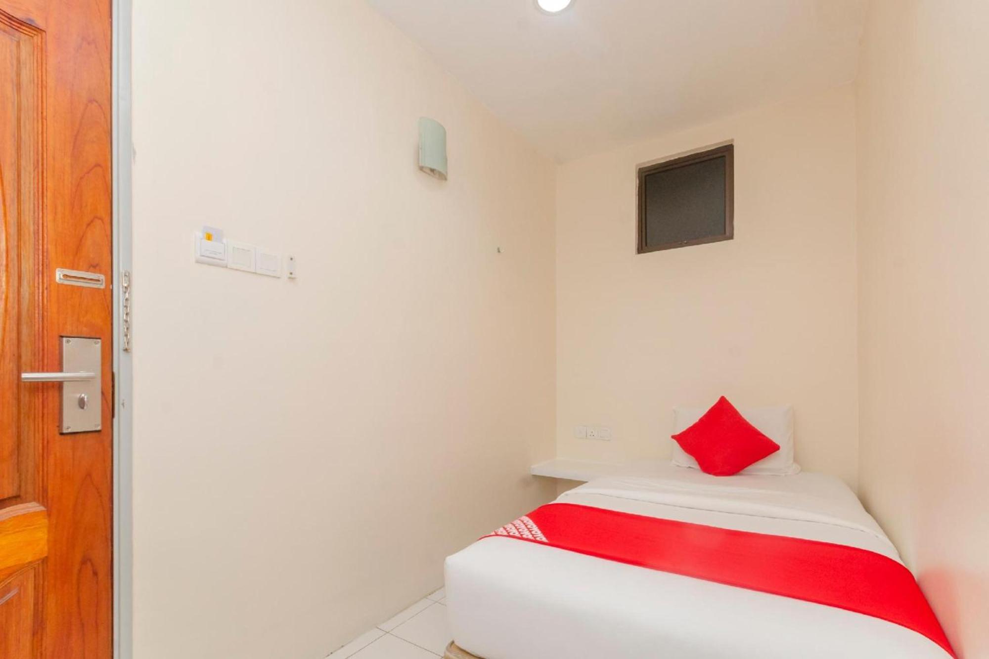 Skudai Hotel Bagian luar foto