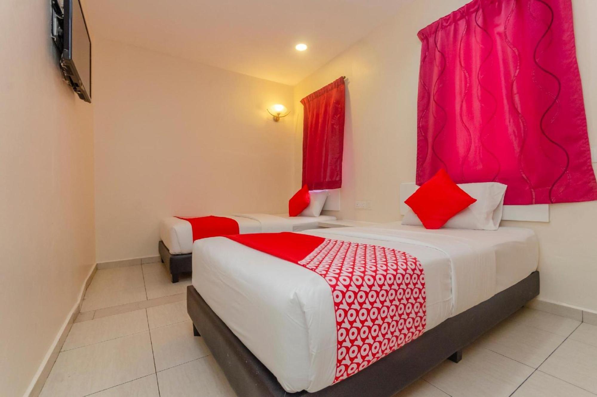 Skudai Hotel Bagian luar foto